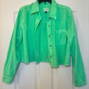 Long sleeve bright green cropped button up